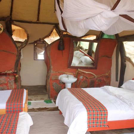 Lion'S Cave Camp, Samburu Villa Archers Post Екстериор снимка