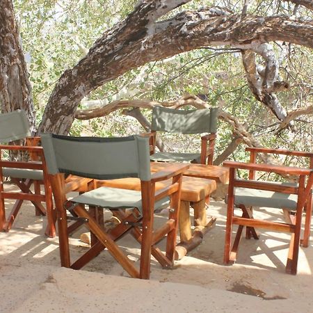 Lion'S Cave Camp, Samburu Villa Archers Post Екстериор снимка