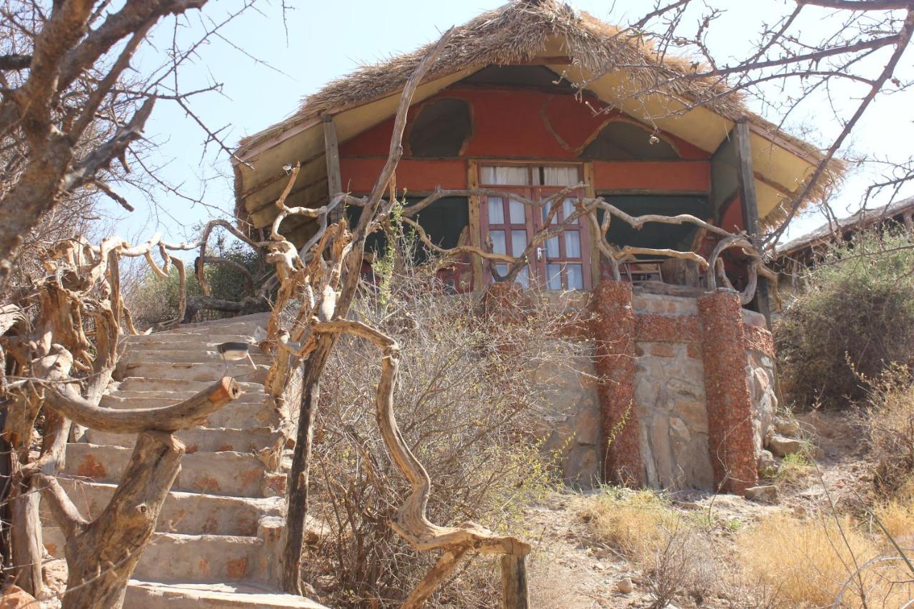 Lion'S Cave Camp, Samburu Villa Archers Post Екстериор снимка