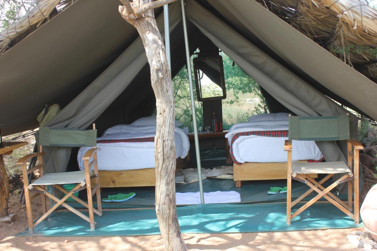 Lion'S Cave Camp, Samburu Villa Archers Post Екстериор снимка