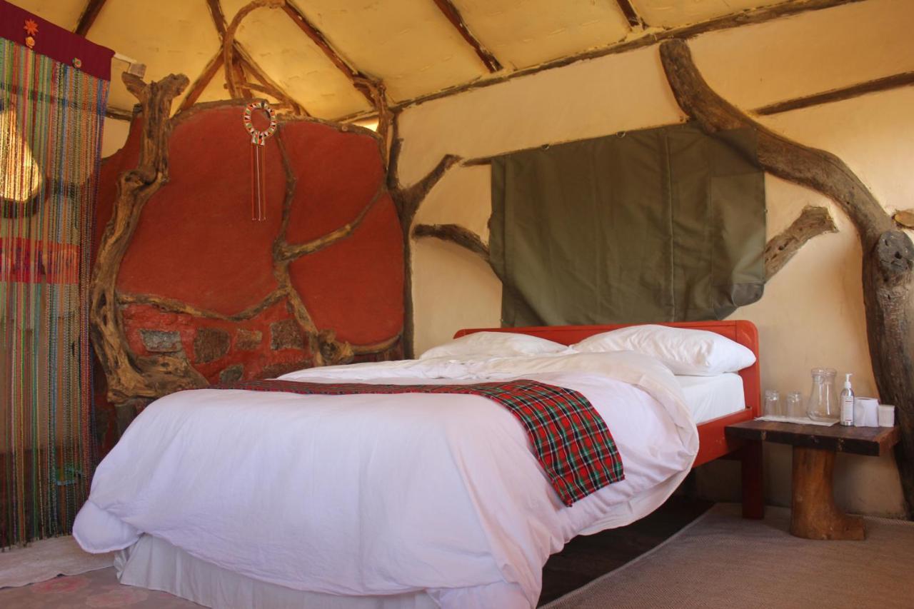Lion'S Cave Camp, Samburu Villa Archers Post Екстериор снимка
