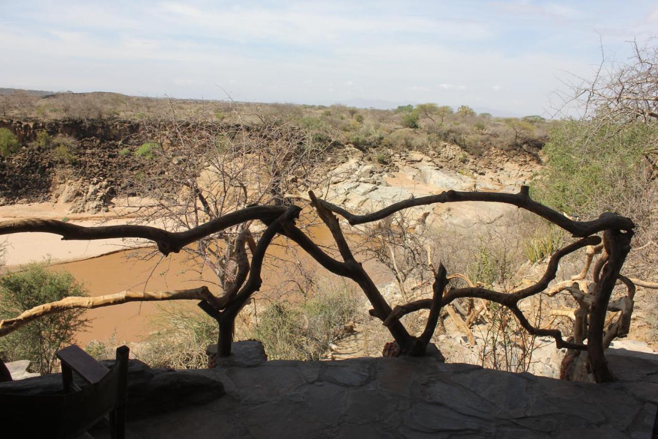 Lion'S Cave Camp, Samburu Villa Archers Post Екстериор снимка