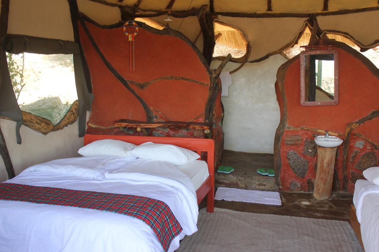 Lion'S Cave Camp, Samburu Villa Archers Post Екстериор снимка