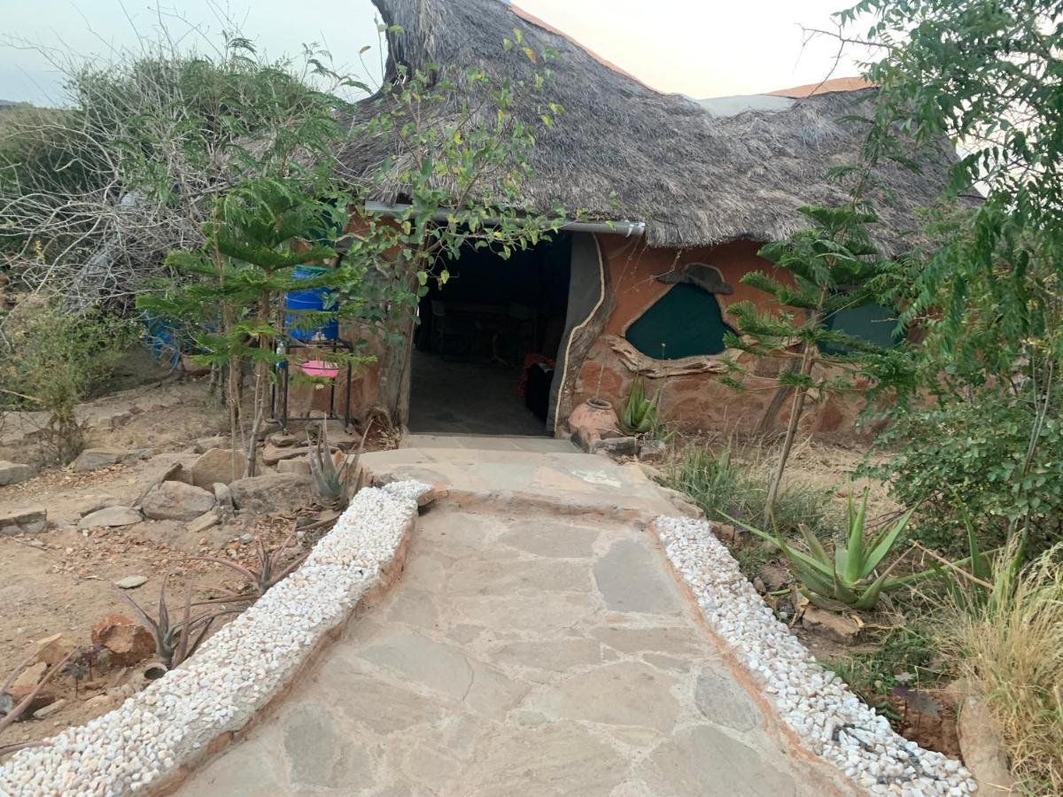Lion'S Cave Camp, Samburu Villa Archers Post Екстериор снимка