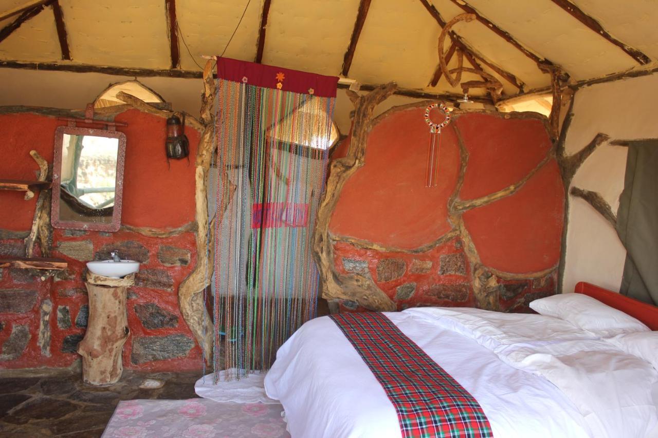 Lion'S Cave Camp, Samburu Villa Archers Post Екстериор снимка