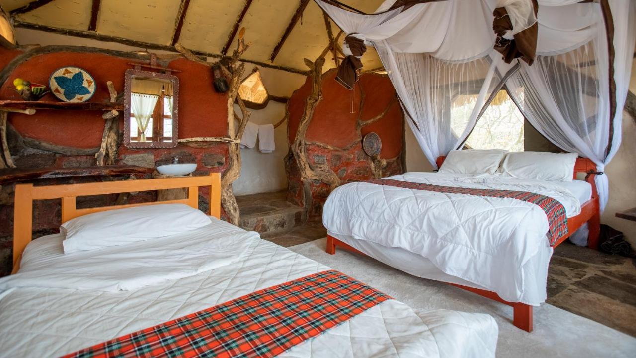 Lion'S Cave Camp, Samburu Villa Archers Post Екстериор снимка