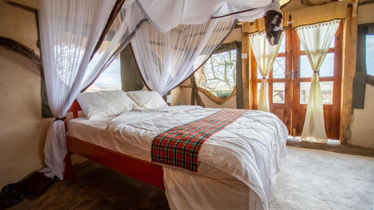 Lion'S Cave Camp, Samburu Villa Archers Post Екстериор снимка
