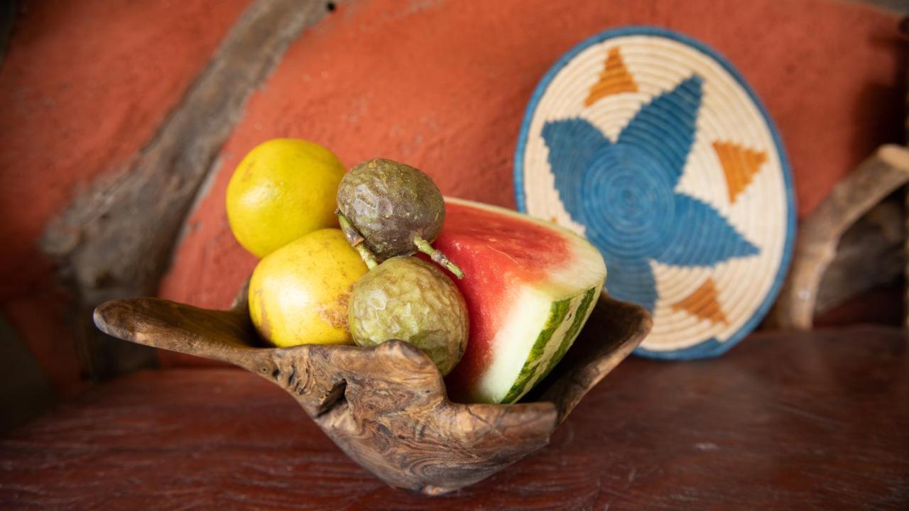 Lion'S Cave Camp, Samburu Villa Archers Post Екстериор снимка