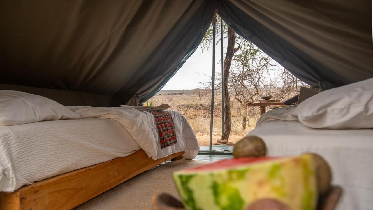 Lion'S Cave Camp, Samburu Villa Archers Post Екстериор снимка