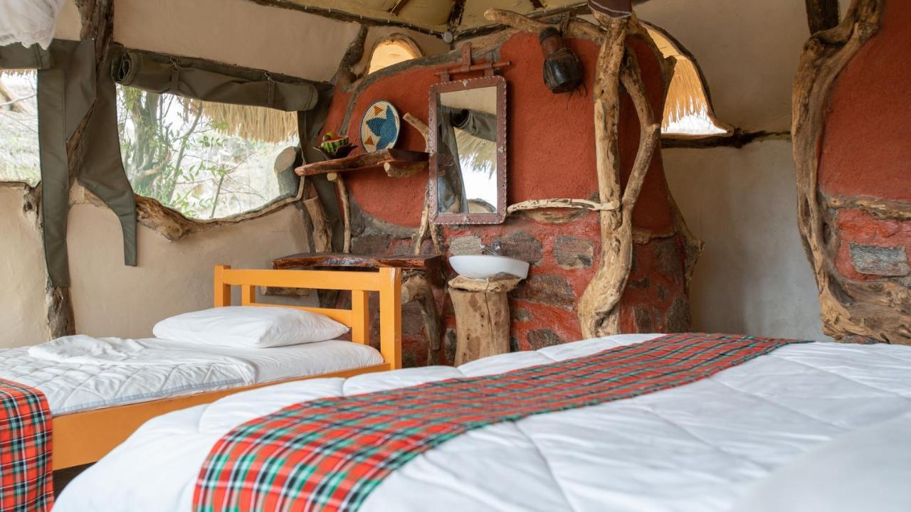 Lion'S Cave Camp, Samburu Villa Archers Post Екстериор снимка