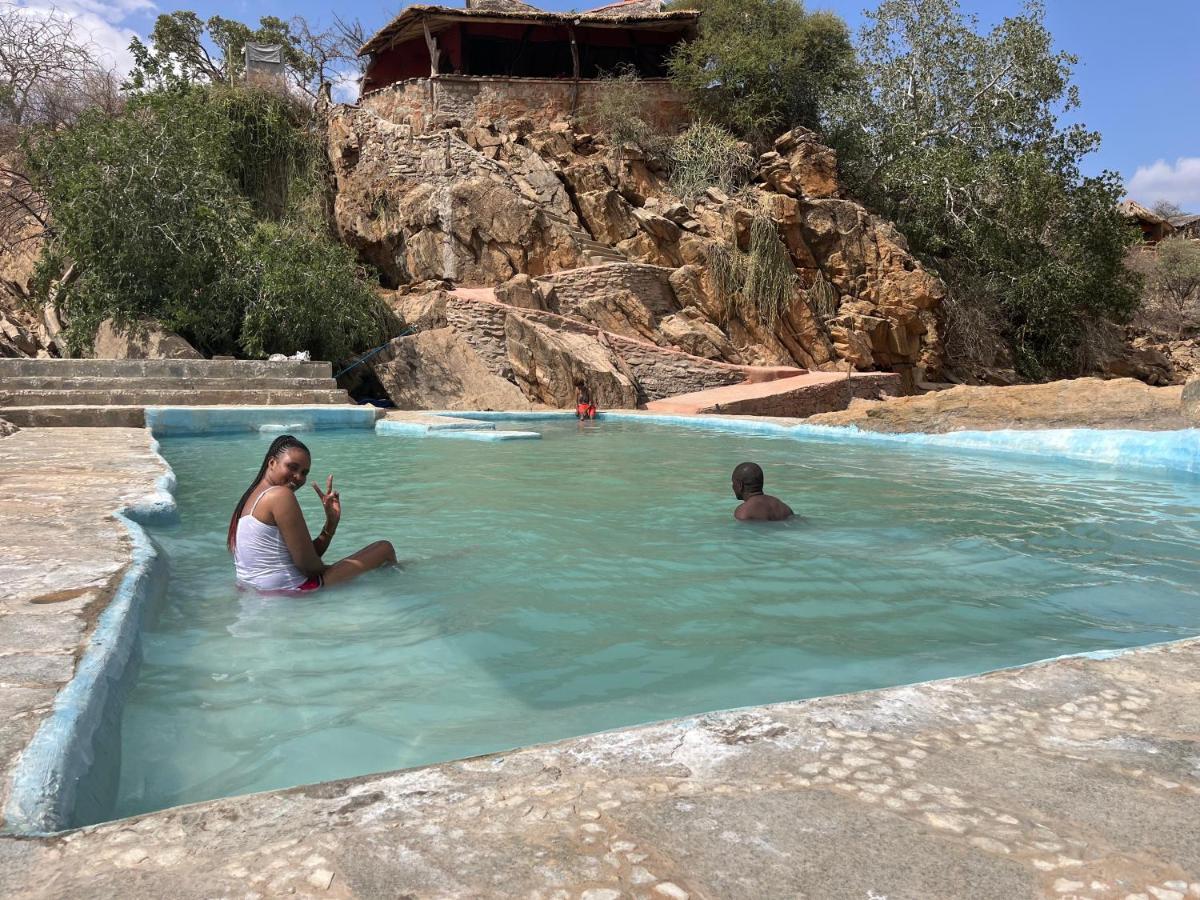 Lion'S Cave Camp, Samburu Villa Archers Post Екстериор снимка