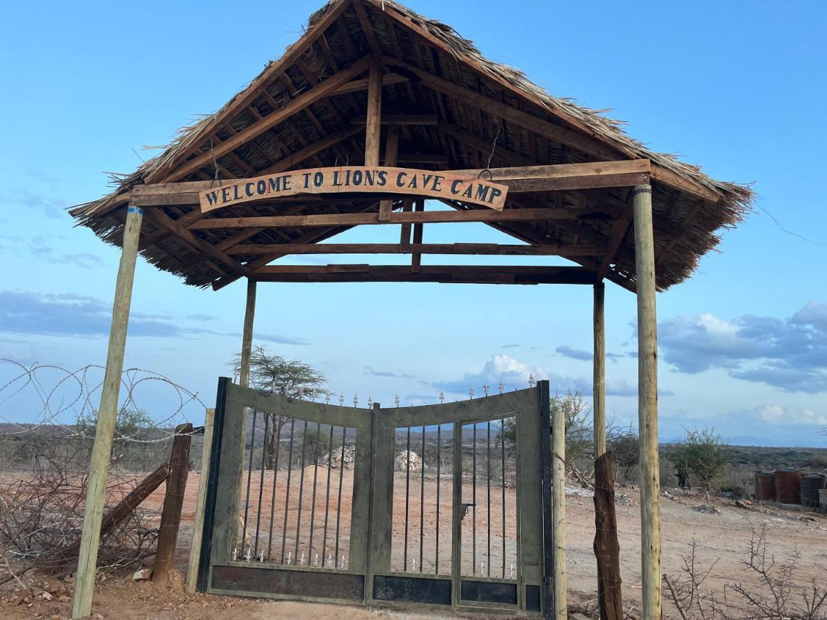 Lion'S Cave Camp, Samburu Villa Archers Post Екстериор снимка