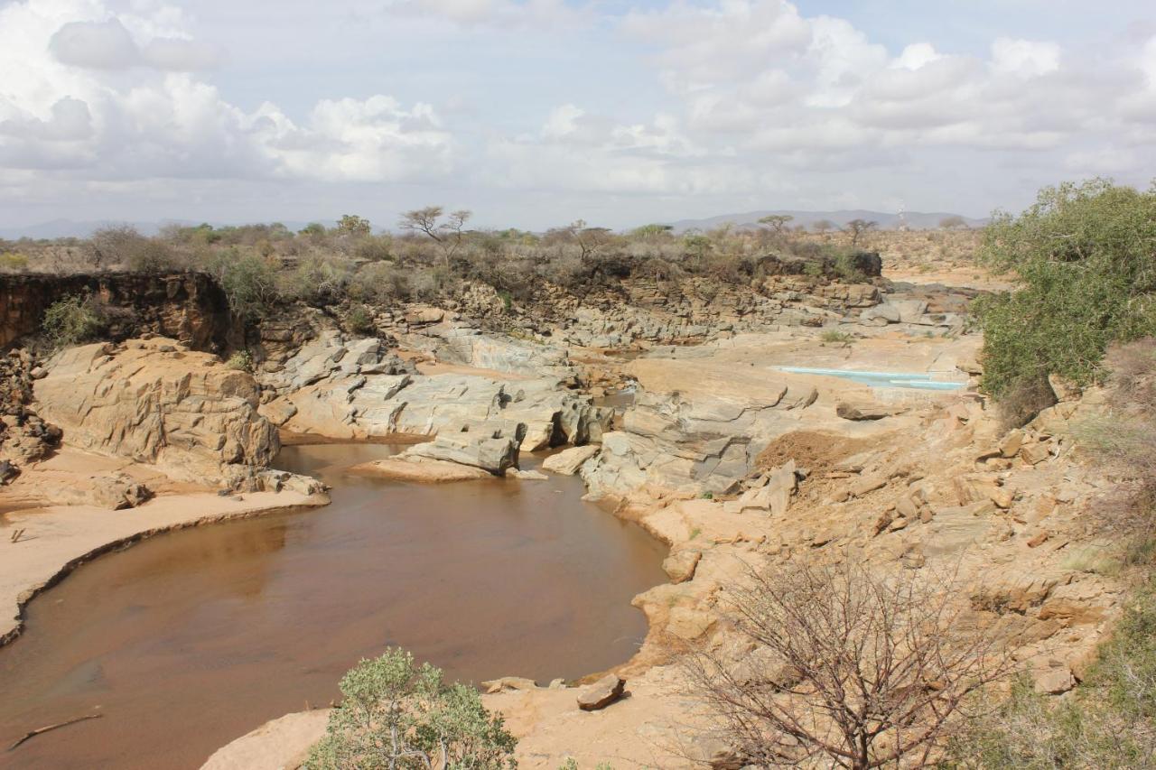 Lion'S Cave Camp, Samburu Villa Archers Post Екстериор снимка