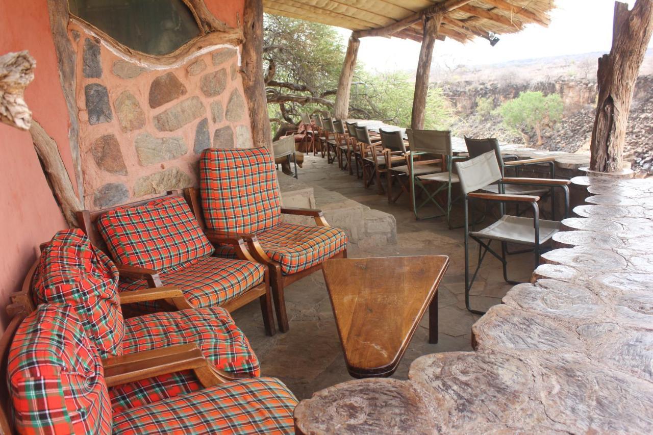 Lion'S Cave Camp, Samburu Villa Archers Post Екстериор снимка