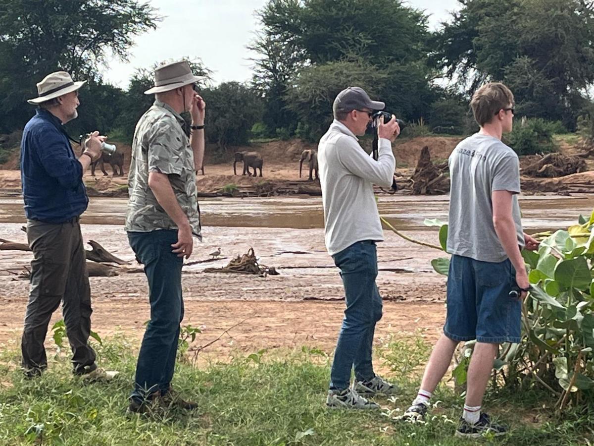 Lion'S Cave Camp, Samburu Villa Archers Post Екстериор снимка