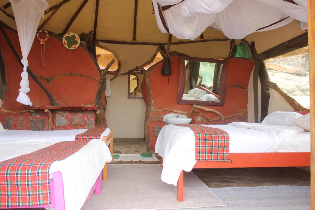 Lion'S Cave Camp, Samburu Villa Archers Post Екстериор снимка