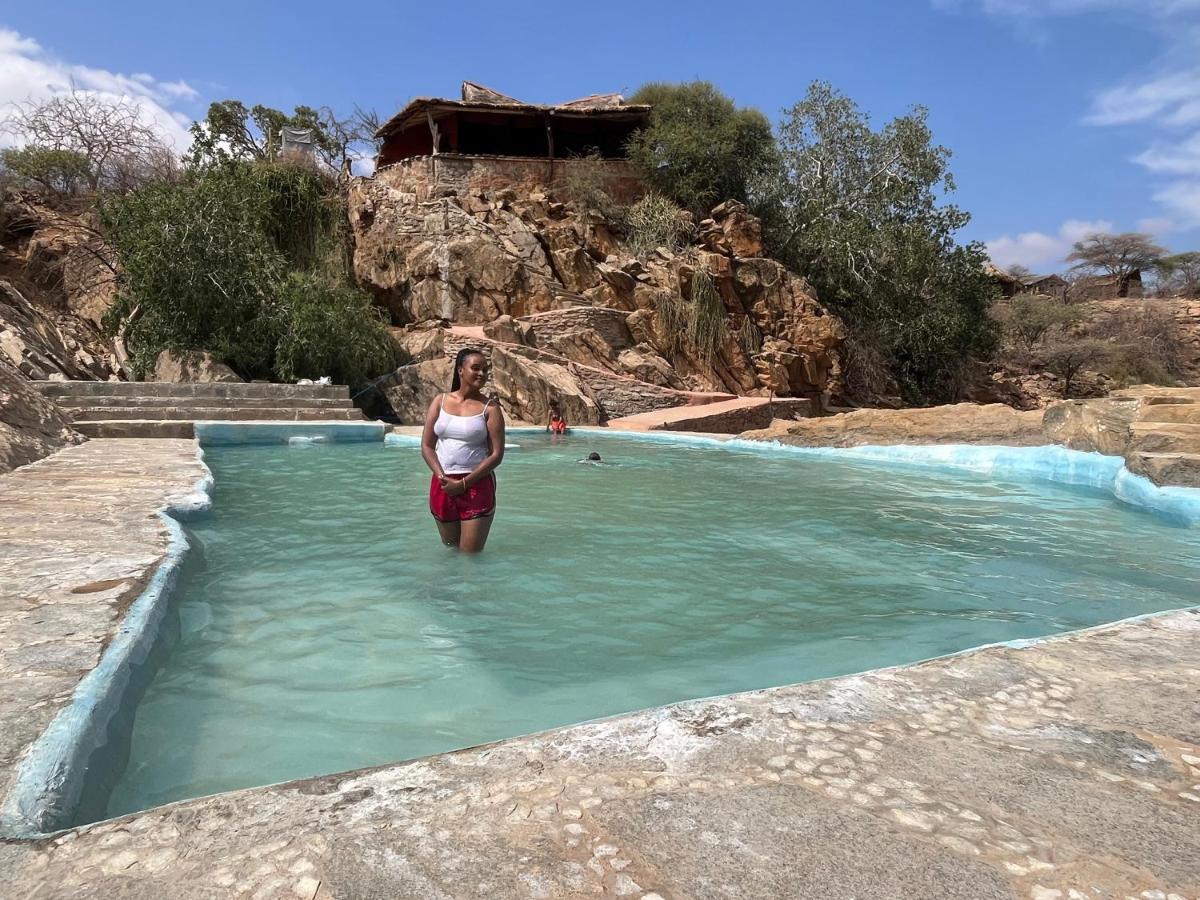 Lion'S Cave Camp, Samburu Villa Archers Post Екстериор снимка