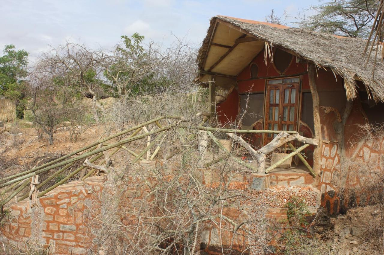 Lion'S Cave Camp, Samburu Villa Archers Post Екстериор снимка