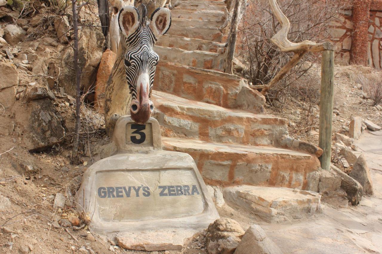 Lion'S Cave Camp, Samburu Villa Archers Post Екстериор снимка