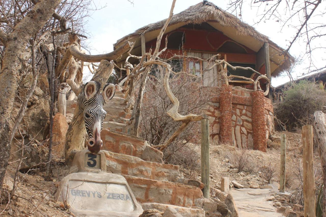 Lion'S Cave Camp, Samburu Villa Archers Post Екстериор снимка